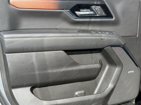 Used 2025 GMC Yukon Denali image 18