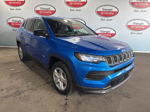 Used 2023 Jeep Compass Sport image 3