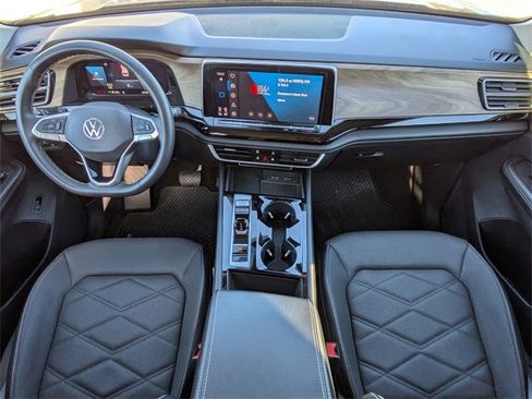 Used 2024 Volkswagen Atlas SE image 16