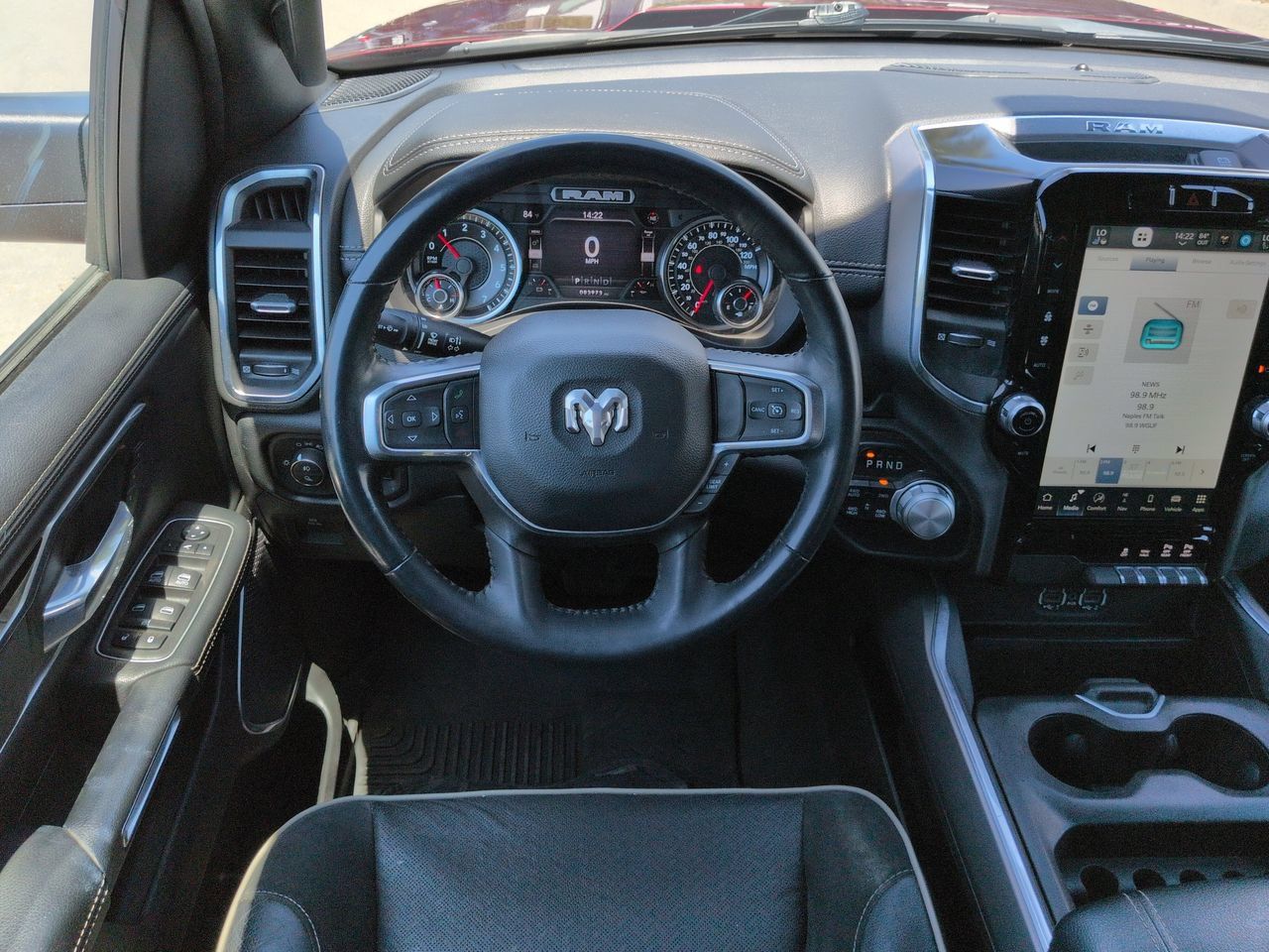 Used 2022 RAM 1500 Laramie w/ Sport Appearance Package AWD/4WD image 16