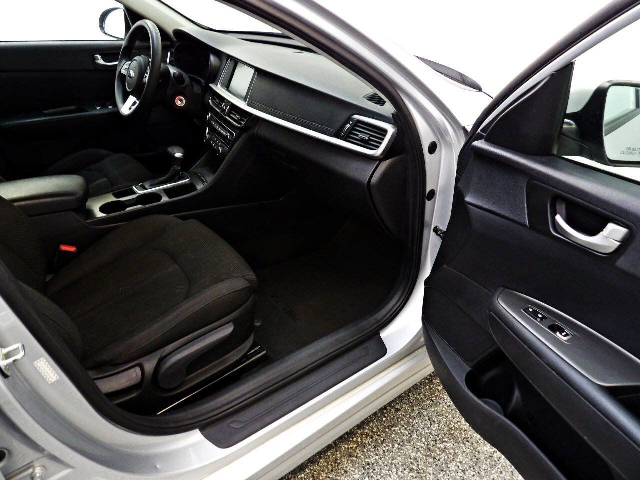 Used 2019 Kia Optima LX FWD image 12