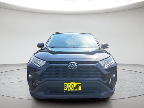 Used 2021 Toyota RAV4 XLE Premium AWD/4WD image 8