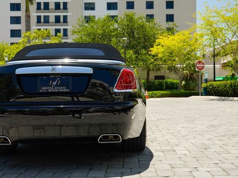 Used 2016 Rolls-Royce Dawn image 22