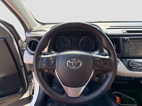Used 2016 Toyota RAV4 Limited image 35