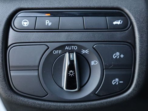 Used 2023 INFINITI QX50 Luxe image 30