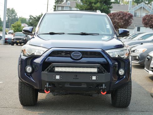 Used 2018 Toyota 4Runner SR5 Premium AWD/4WD image 9