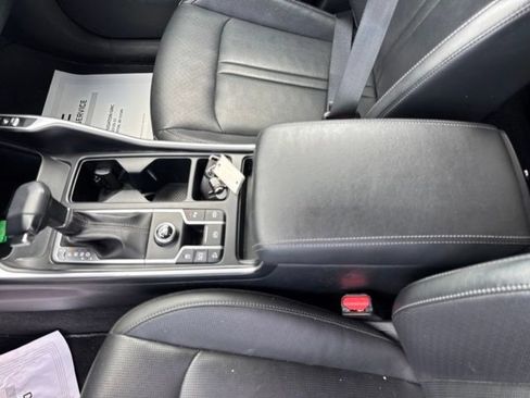 Used 2024 Kia Sorento S FWD image 21