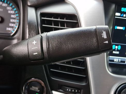 Used 2019 GMC Yukon XL SLT AWD/4WD image 16