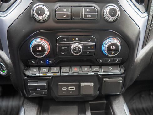 Used 2020 GMC Sierra 1500 SLT w/ SLT Premium Package AWD/4WD image 28