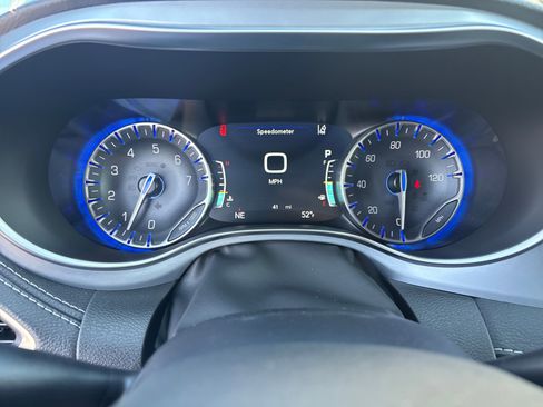 New 2026 Chrysler Pacifica Limited image 13