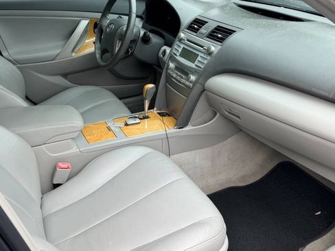 Used 2007 Toyota Camry XLE FWD image 3