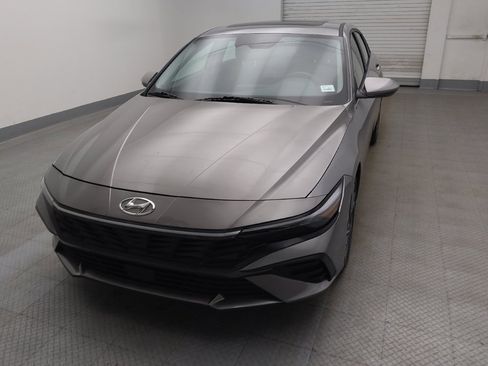 Used 2025 Hyundai Elantra SEL FWD image 15