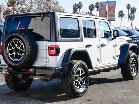 Used 2024 Jeep Wrangler Rubicon image 4