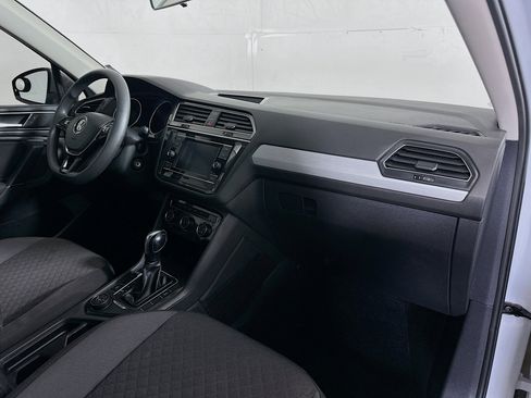 Used 2018 Volkswagen Tiguan S image 26