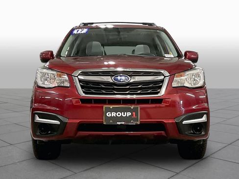 Used 2017 Subaru Forester 2.5i Premium AWD/4WD image 4
