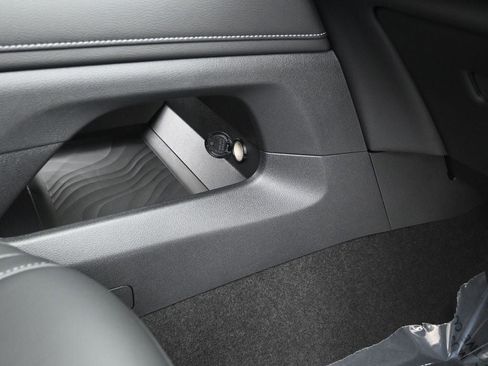 New 2026 Nissan Armada SV image 31