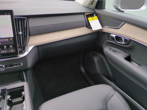 New 2026 Volvo XC90 B5 Plus image 15