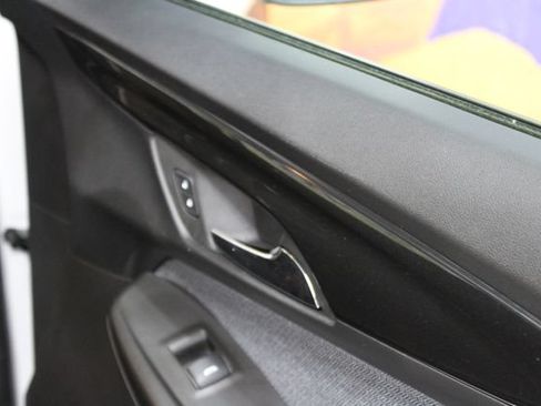 Used 2025 Chevrolet TrailBlazer LT FWD image 9