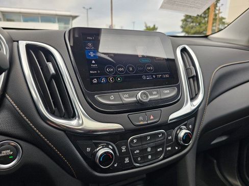 Used 2022 Chevrolet Equinox Premier image 35
