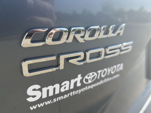 Certified 2025 Toyota Corolla Cross XLE FWD image 8