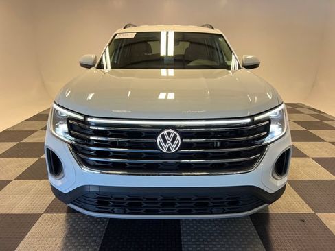 Certified 2024 Volkswagen Atlas SE FWD image 2