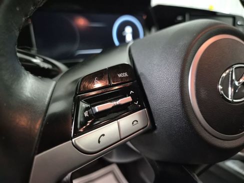 Used 2022 Hyundai Elantra SEL w/ Convenience + Premium Package image 16