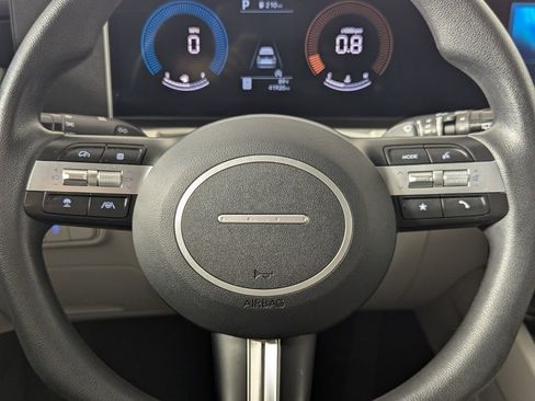 Used 2025 Hyundai Tucson SEL FWD image 19