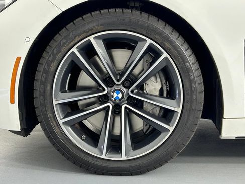 Used 2022 BMW 750i xDrive AWD/4WD image 43