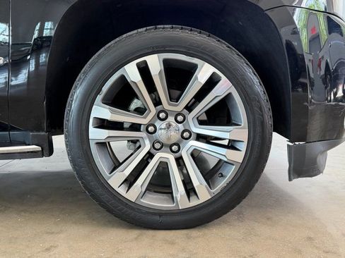 Used 2019 GMC Yukon XL Denali w/ Open Road Package AWD/4WD image 10