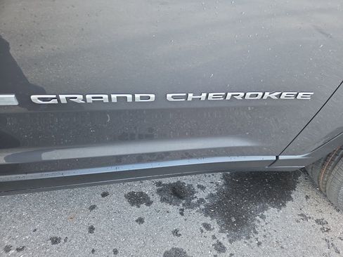 New 2026 Jeep Grand Cherokee Limited w/ Luxury Tech Group II AWD/4WD image 11