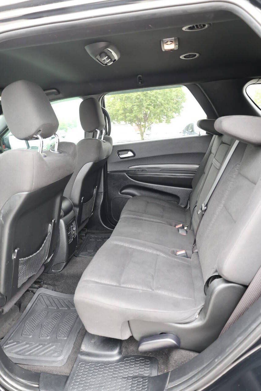Used 2022 Dodge Durango SXT w/ Blacktop Package AWD/4WD image 17