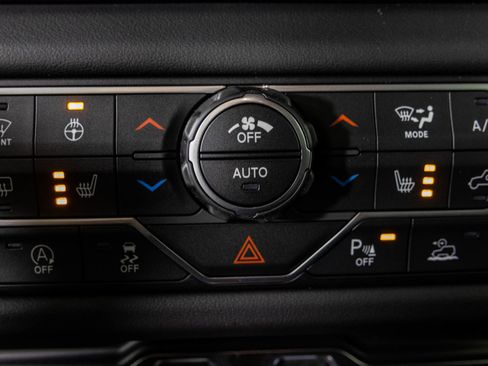 New 2026 Jeep Wrangler Unlimited Sahara AWD/4WD image 8