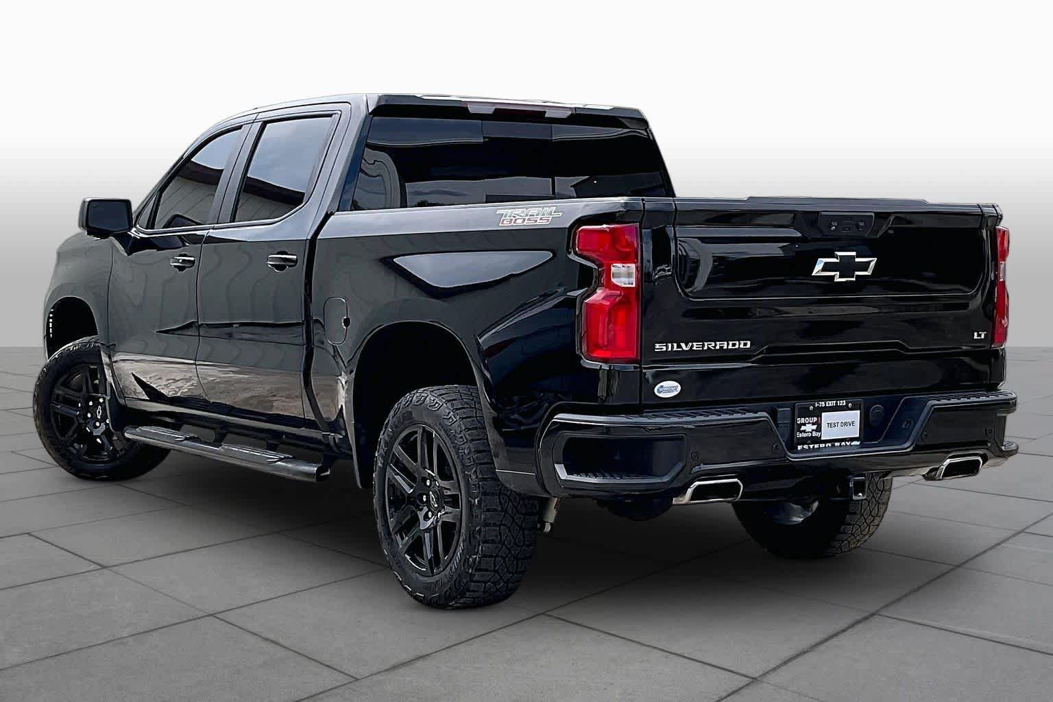 Used 2023 Chevrolet Silverado 1500 LT Trail Boss w/ LT Trail Boss Premium Package AWD/4WD image 12