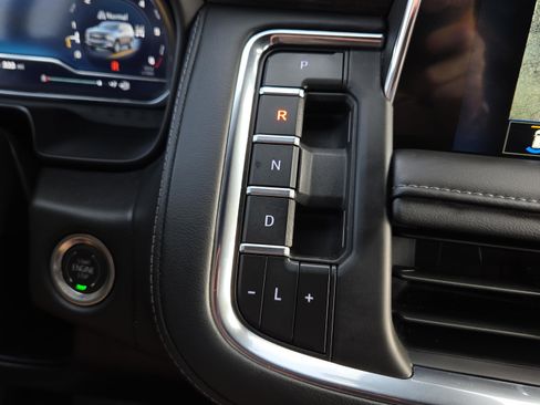 Used 2024 Chevrolet Tahoe LT w/ Luxury Package image 24