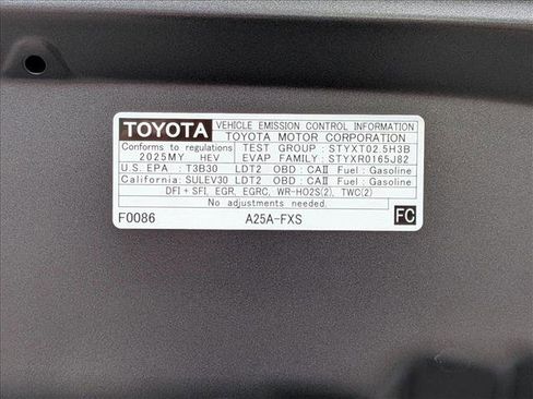 Used 2025 Toyota RAV4 XLE w/ Convenience Package image 26