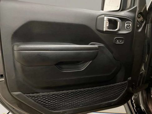 Used 2024 Jeep Wrangler Unlimited Sport AWD/4WD image 25