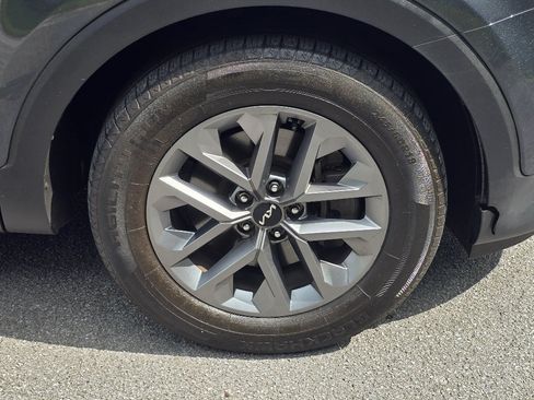 Used 2023 Kia Telluride LX AWD/4WD image 26