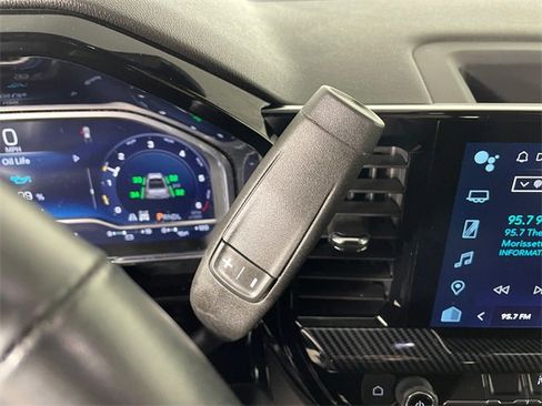 Used 2024 Chevrolet Silverado 1500 LT image 10