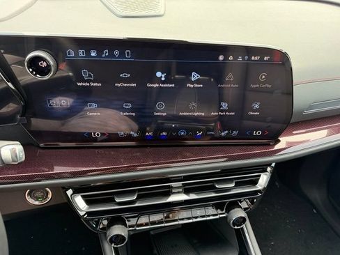 New 2026 Chevrolet Traverse RS w/ LPO, Floor Liner Package AWD/4WD image 24