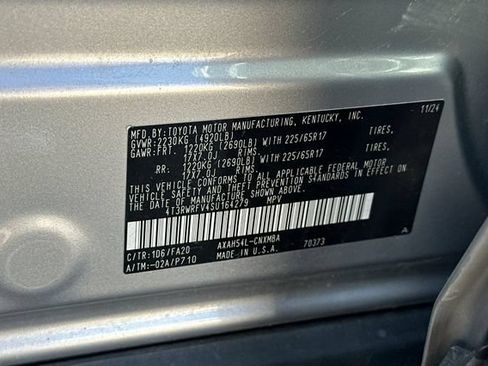 Used 2025 Toyota RAV4 XLE AWD/4WD image 35