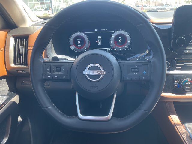 Used 2024 Nissan Pathfinder Platinum w/ Cargo Package AWD/4WD image 11
