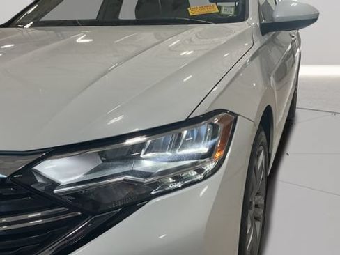 Certified 2023 Volkswagen Jetta SE w/ Panoramic Sunroof Package FWD image 41