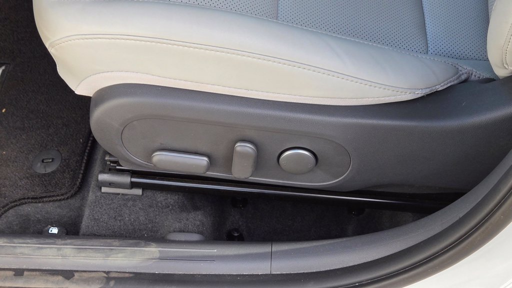 Used 2026 Hyundai Kona SEL Premium FWD image 14