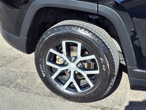 Certified 2025 Jeep Grand Cherokee Limited AWD/4WD image 30