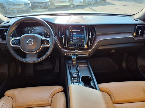 Used 2021 Volvo XC60 T5 Inscription w/ Advanced Package AWD/4WD image 9