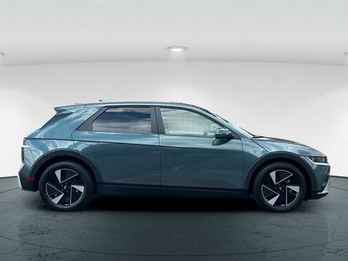 Used 2025 Hyundai Ioniq 5 SE RWD image 7