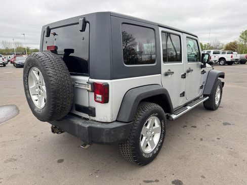 Used 2007 Jeep Wrangler Unlimited X w/ Dual Top Group AWD/4WD image 5