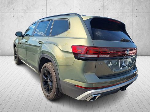 New 2026 Volkswagen Atlas Peak Edition image 3