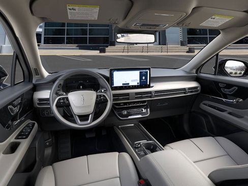 New 2026 Lincoln Corsair Premiere image 9