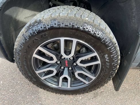 Used 2019 GMC Sierra 1500 AT4 w/ AT4 Premium Package AWD/4WD image 9